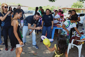 Imagem da notícia - CETAM participa da ação  “Brincando na Vila”