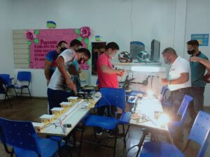 Imagem da notícia - Turma executa, na prática, ligação elétrica residencial