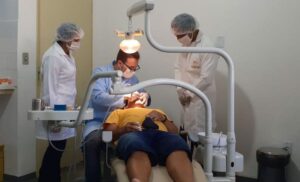 Imagem da notícia - Alunos de Saúde Bucal do Cetam estagiam em UBS de Nhamundá