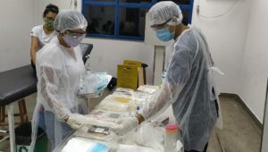 Imagem da notícia - Alunos do Cetam realizam aula prática de Feridas e Curativos