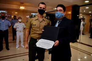 Imagem da notícia - Direção do Cetam recebe Diploma de Colaborador do Projeto Soldado Cidadão