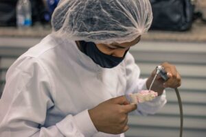 Imagem da notícia - Alunos de Saúde Bucal praticam moldagem odontológica