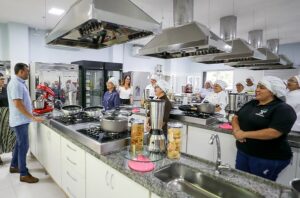 Imagem da notícia - Governo do Amazonas celebra primeiro ano da Escola de Gastronomia Bernardo Ramos do Cetam   